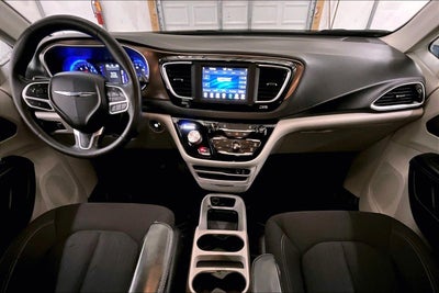 2020 Chrysler Voyager L