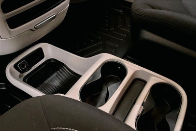 2020 Chrysler Voyager L