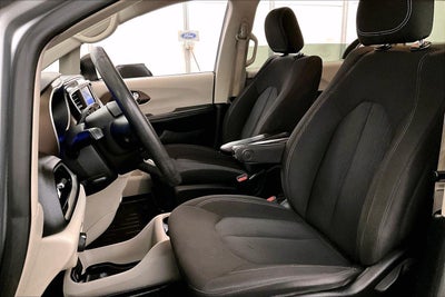 2020 Chrysler Voyager L