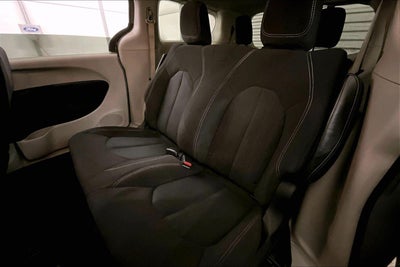 2020 Chrysler Voyager L