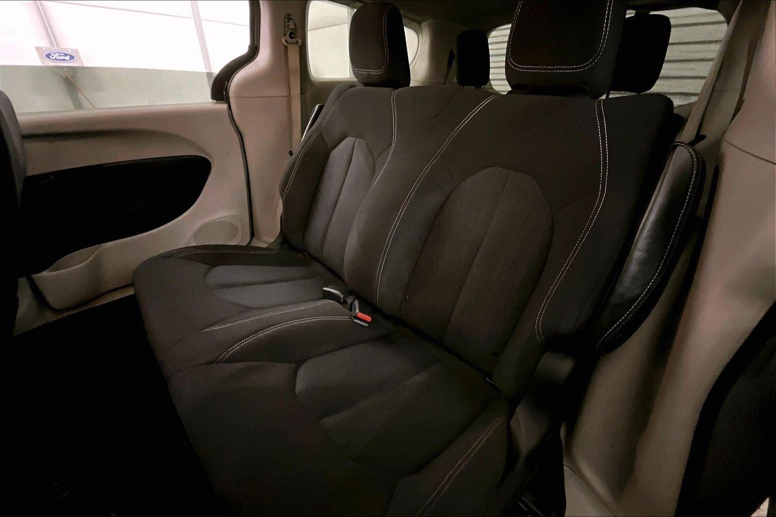 2020 Chrysler Voyager L