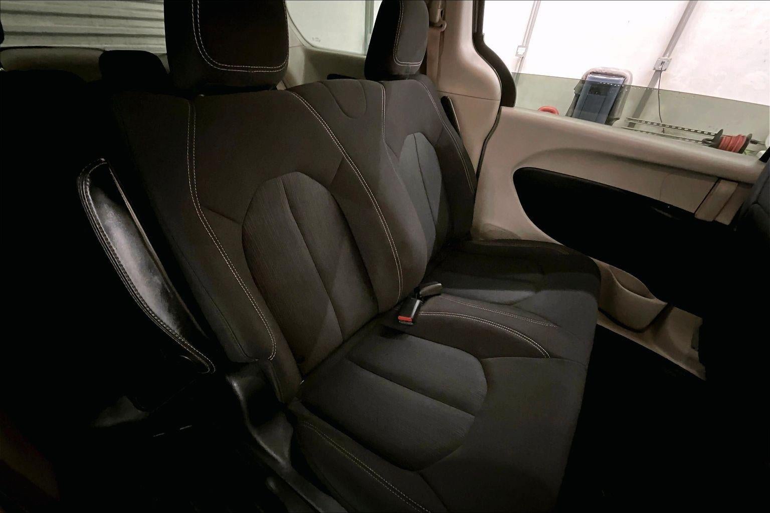 2020 Chrysler Voyager L