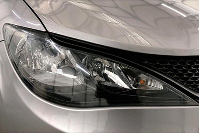 2020 Chrysler Voyager L