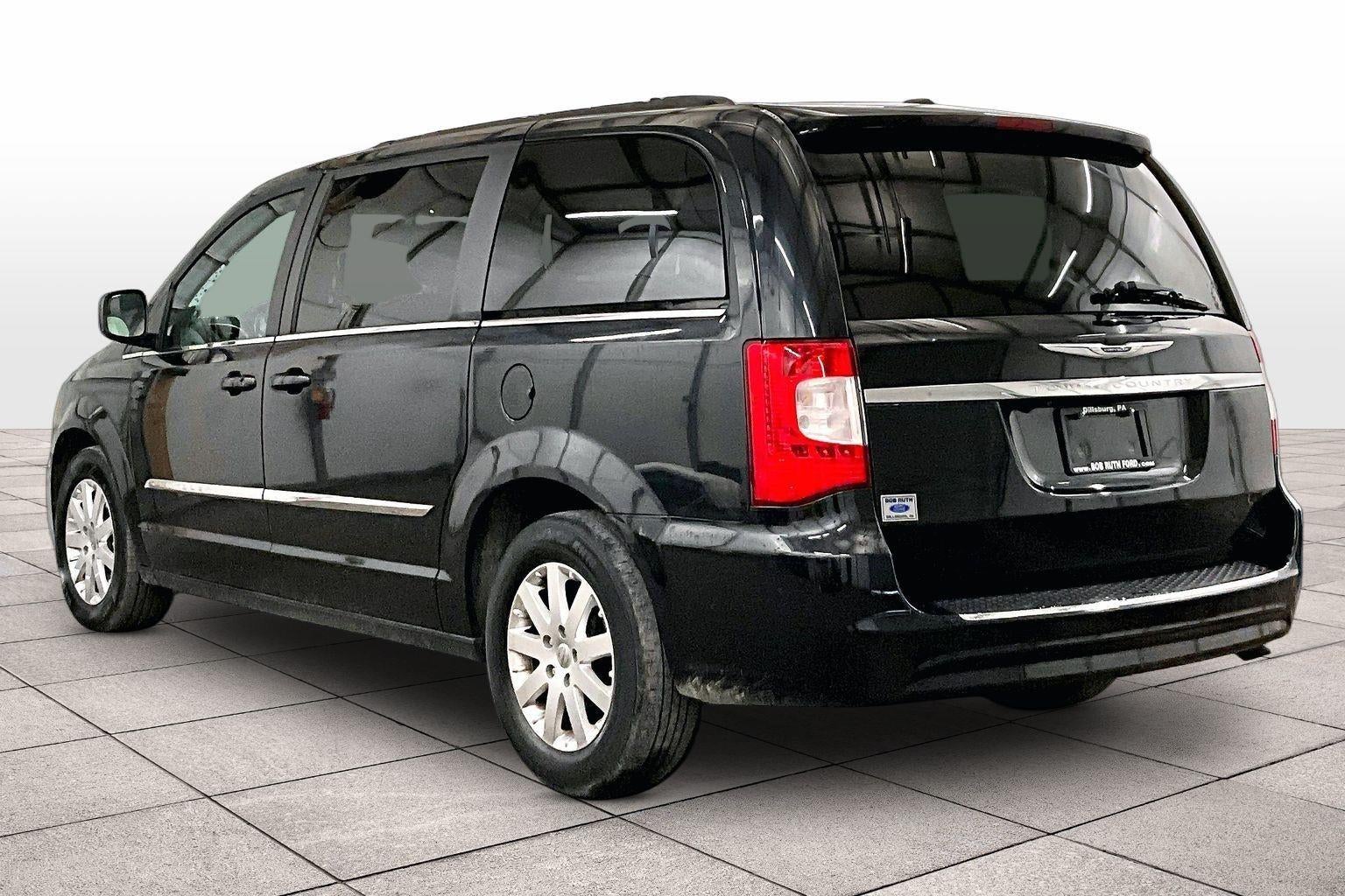 2013 Chrysler Town & Country Touring