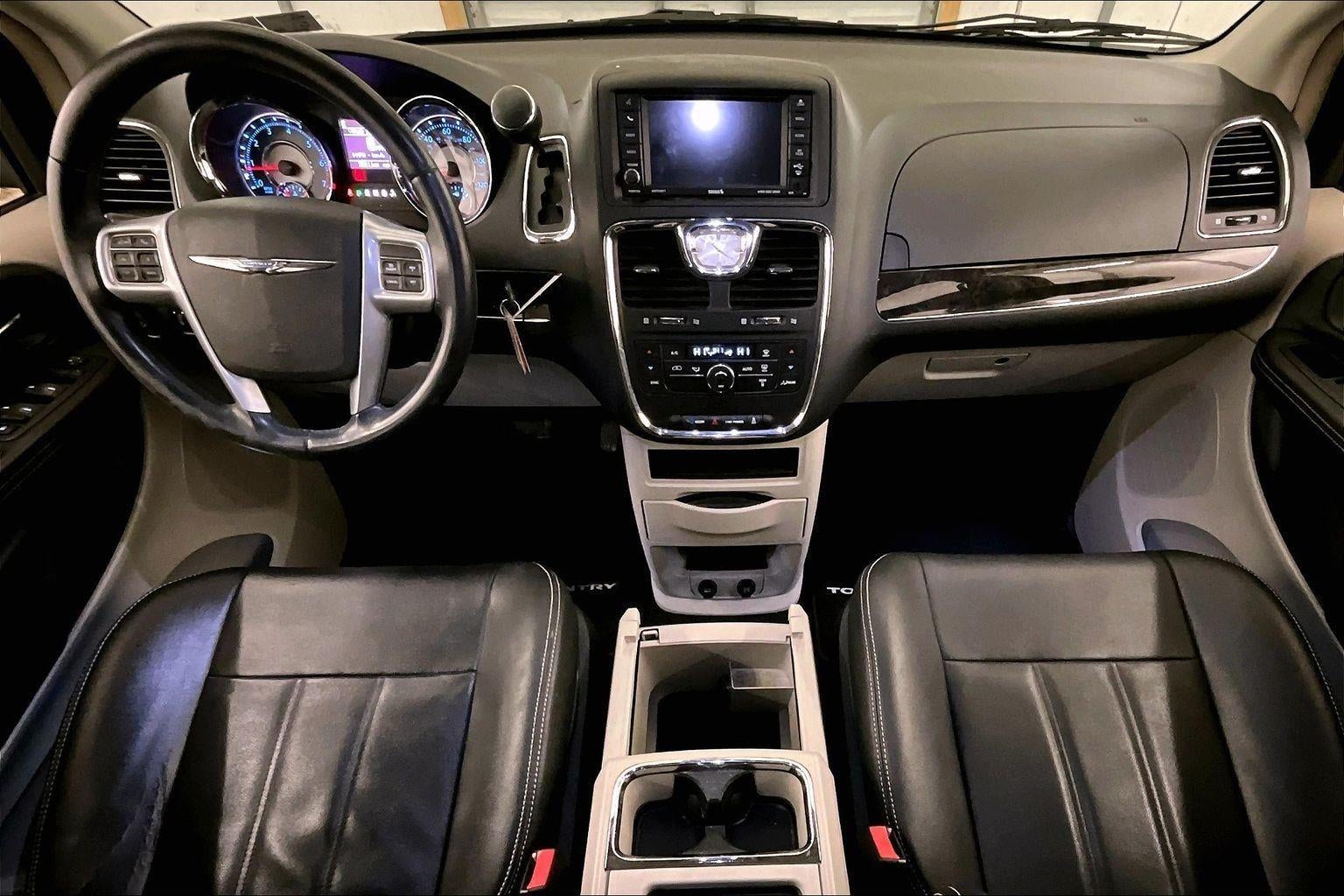 2013 Chrysler Town & Country Touring