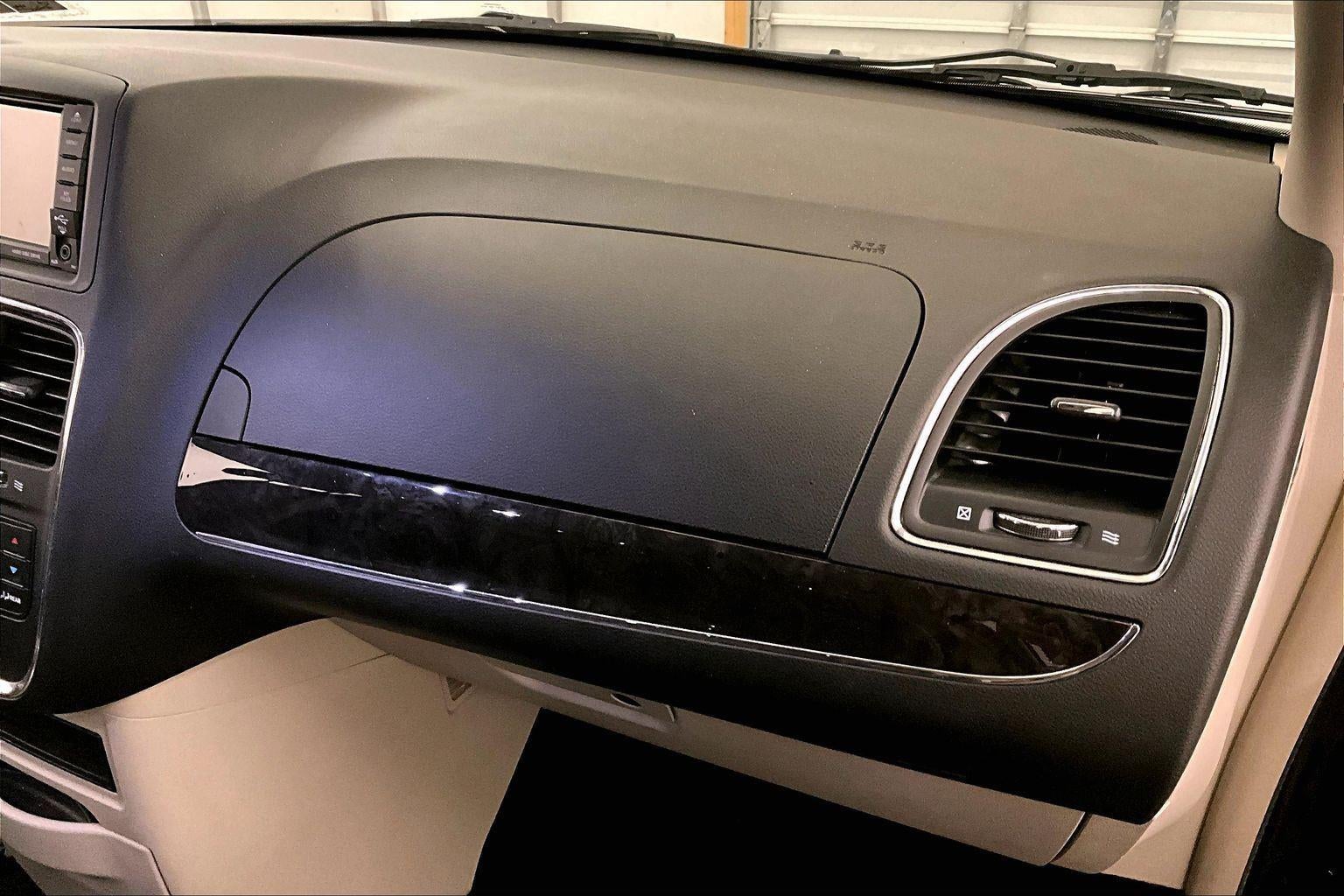 2013 Chrysler Town & Country Touring