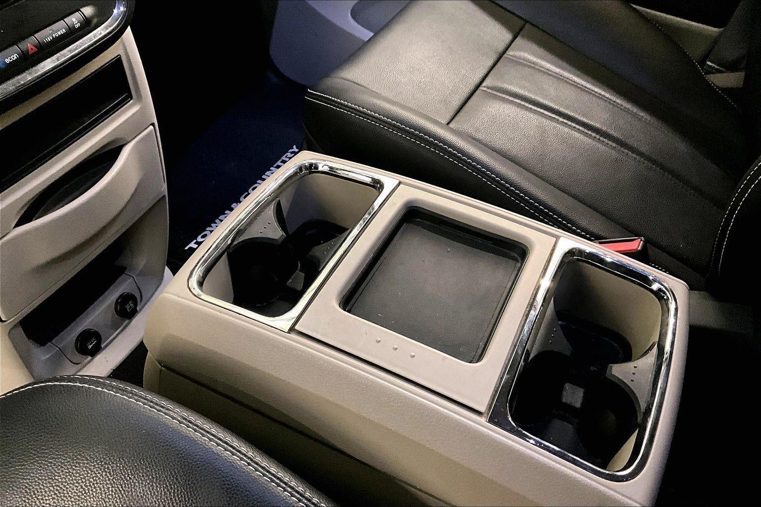 2013 Chrysler Town & Country Touring