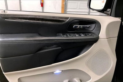 2013 Chrysler Town & Country Touring