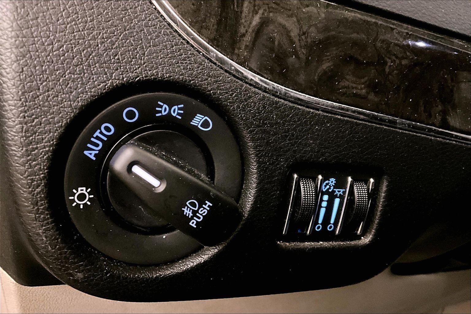 2013 Chrysler Town & Country Touring