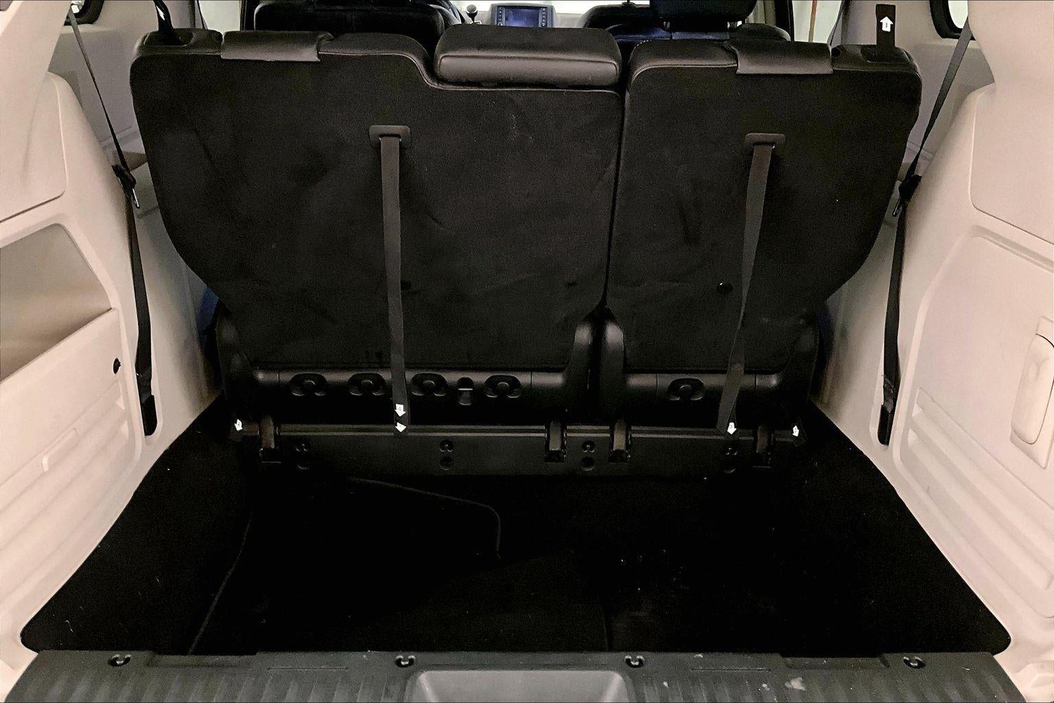 2013 Chrysler Town & Country Touring