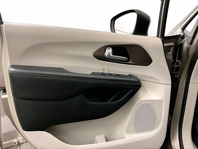 2017 Chrysler Pacifica LX