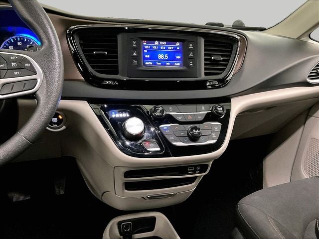 2017 Chrysler Pacifica LX