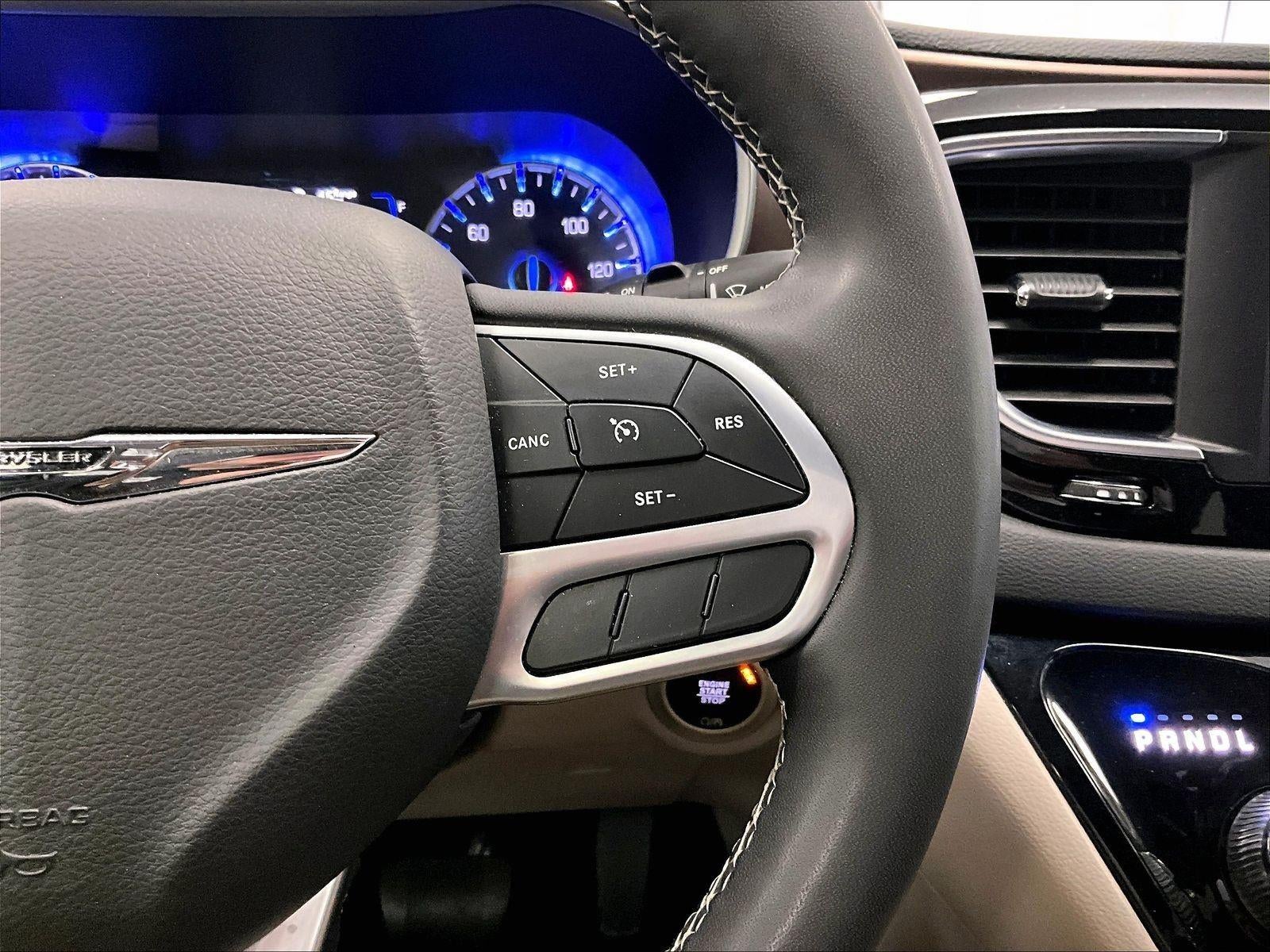2023 Chrysler Voyager LX