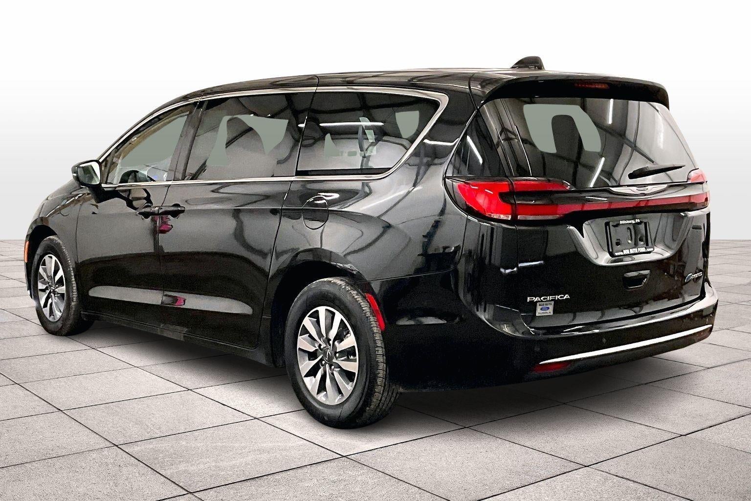 2023 Chrysler Pacifica Hybrid Touring L