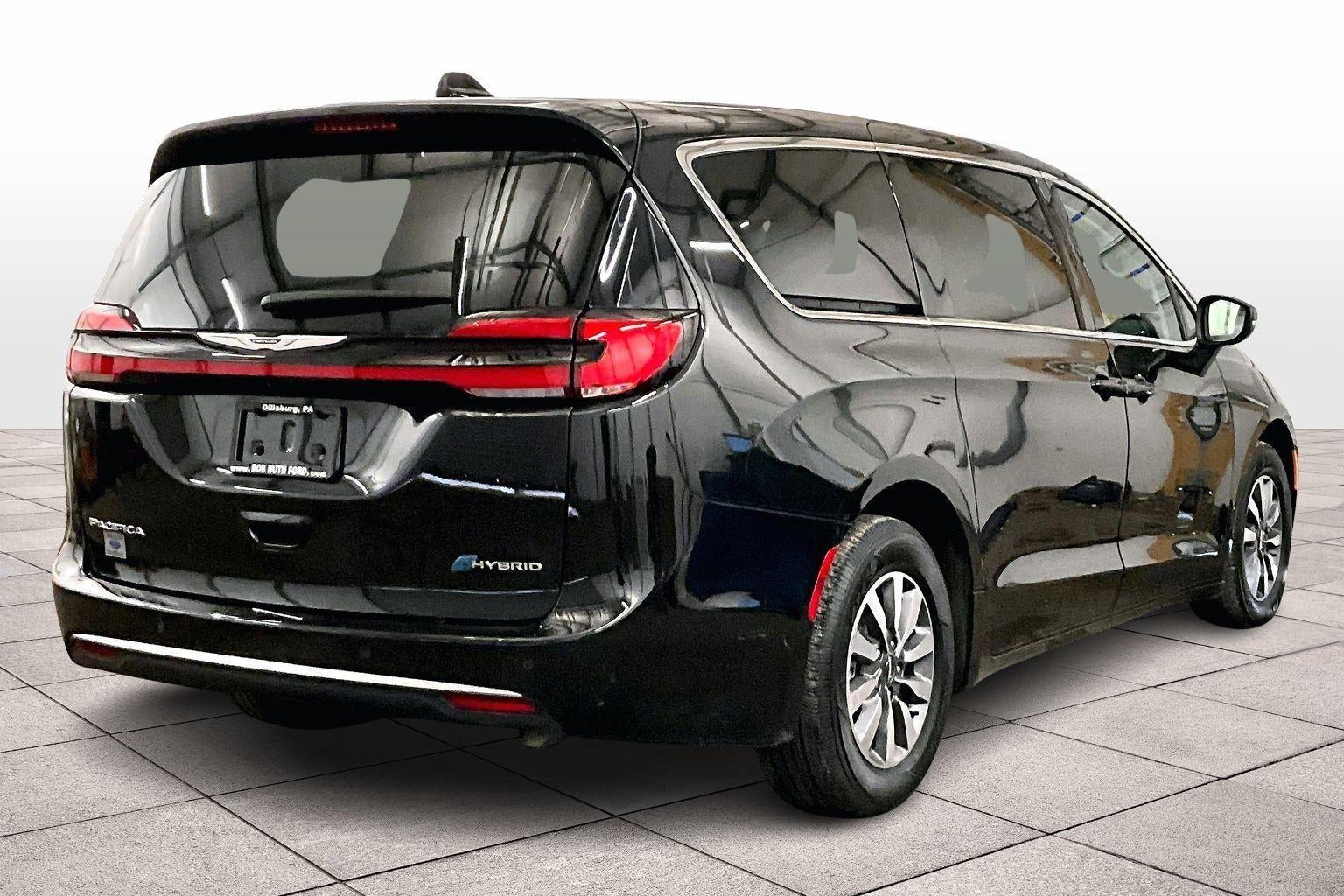 2023 Chrysler Pacifica Hybrid Touring L