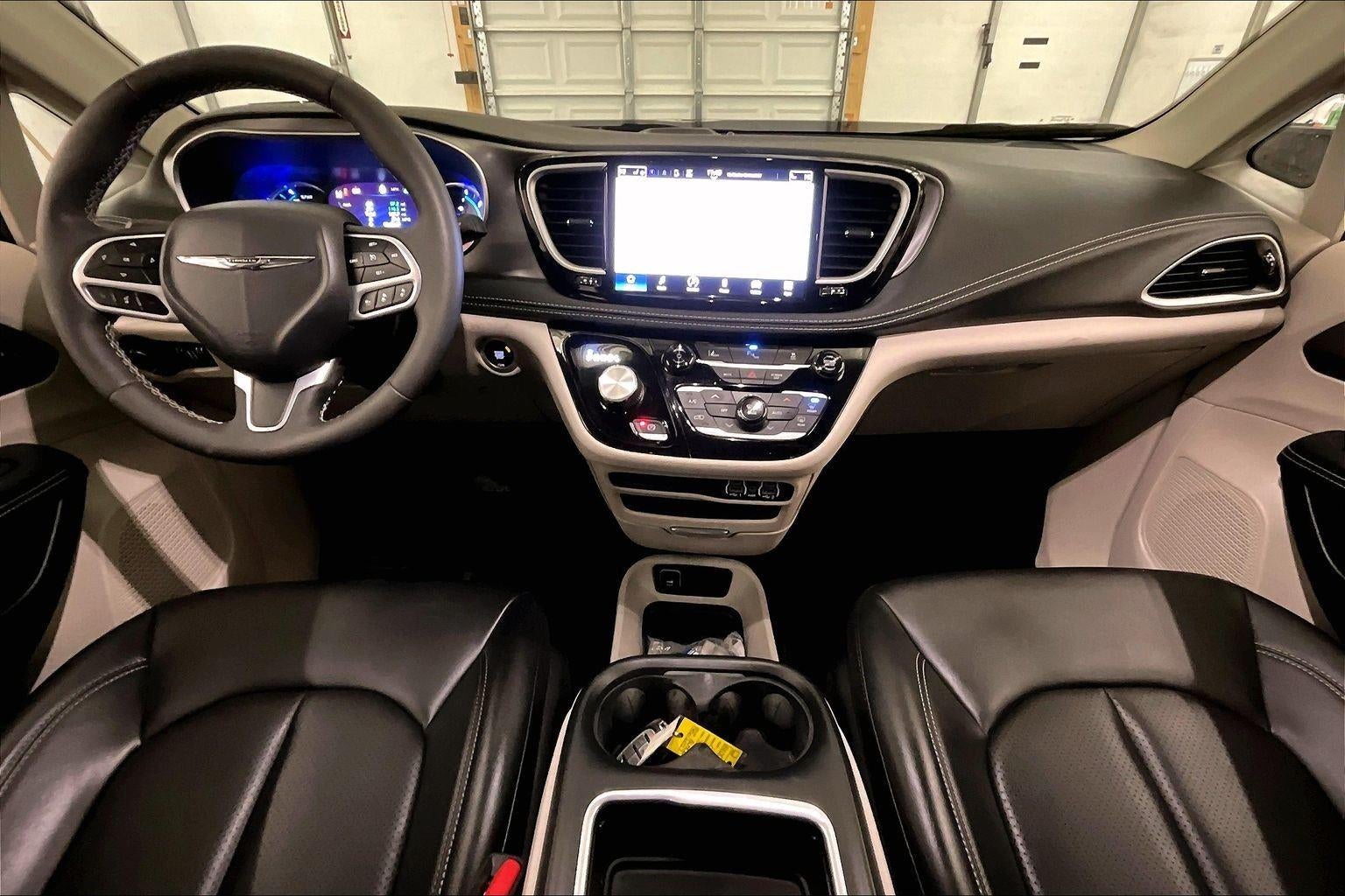 2023 Chrysler Pacifica Hybrid Touring L