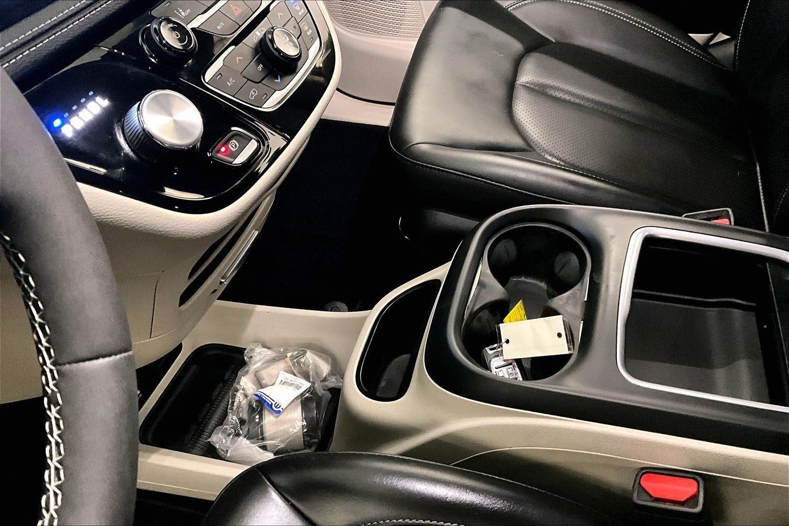 2023 Chrysler Pacifica Hybrid Touring L