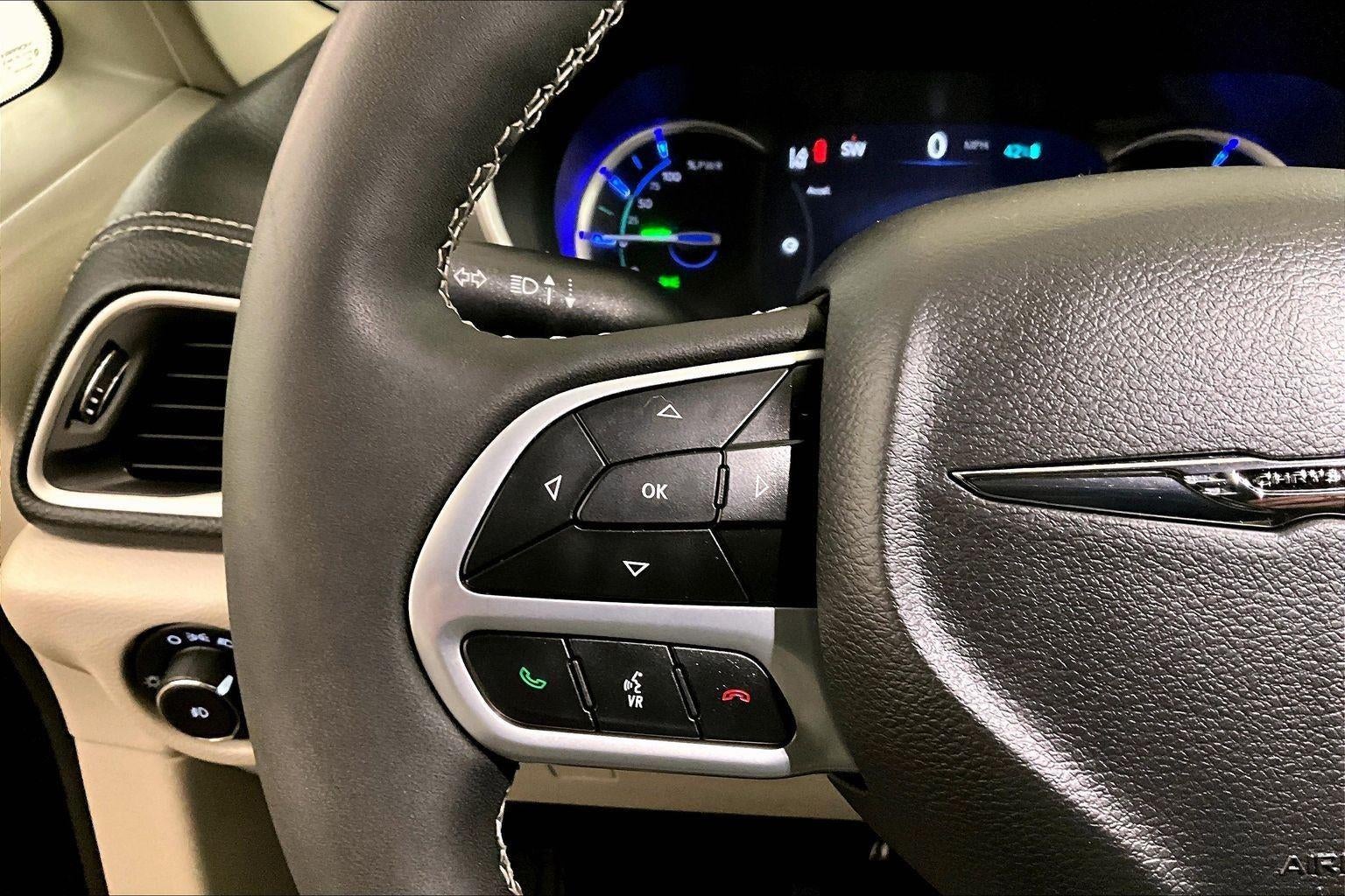 2023 Chrysler Pacifica Hybrid Touring L