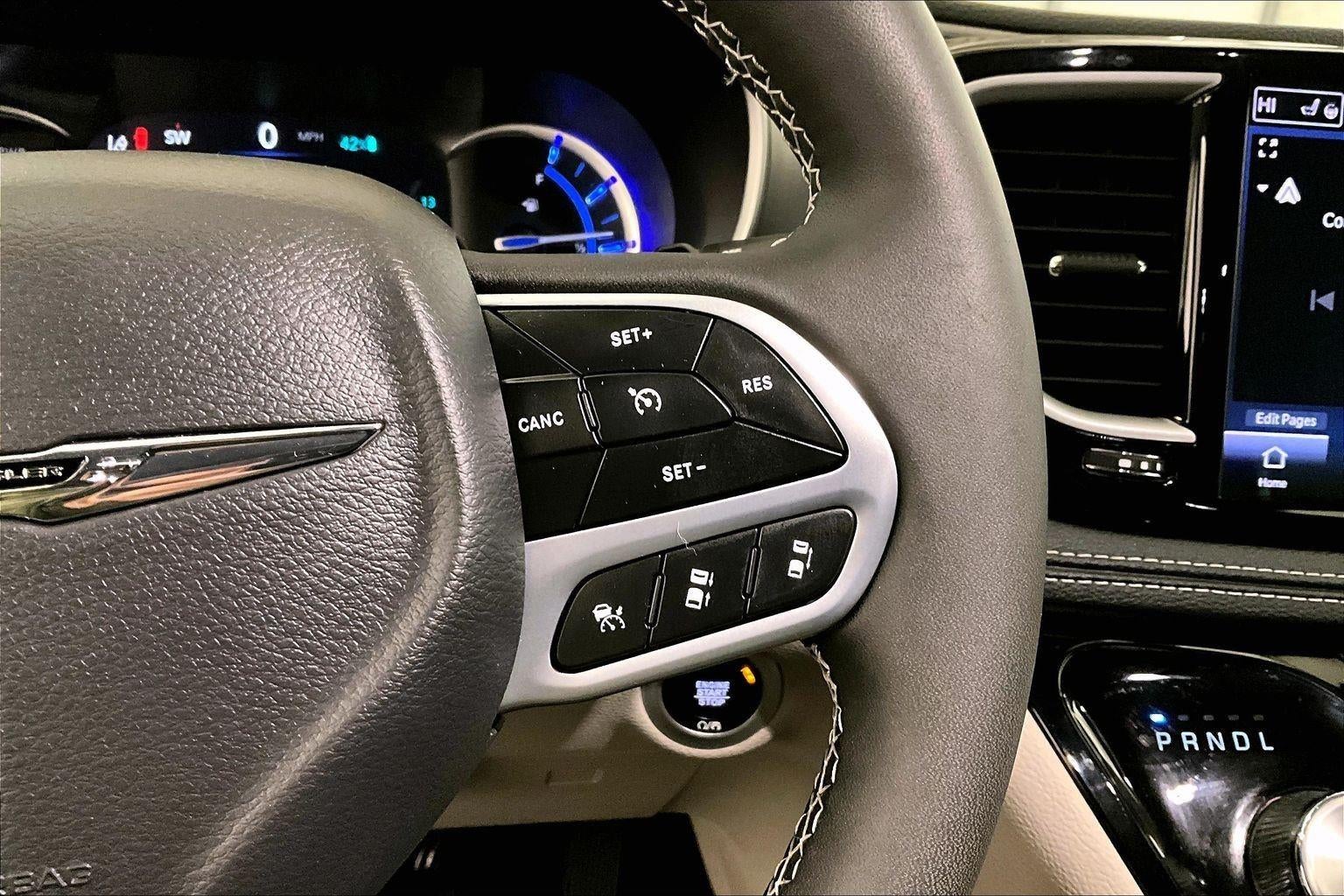 2023 Chrysler Pacifica Hybrid Touring L