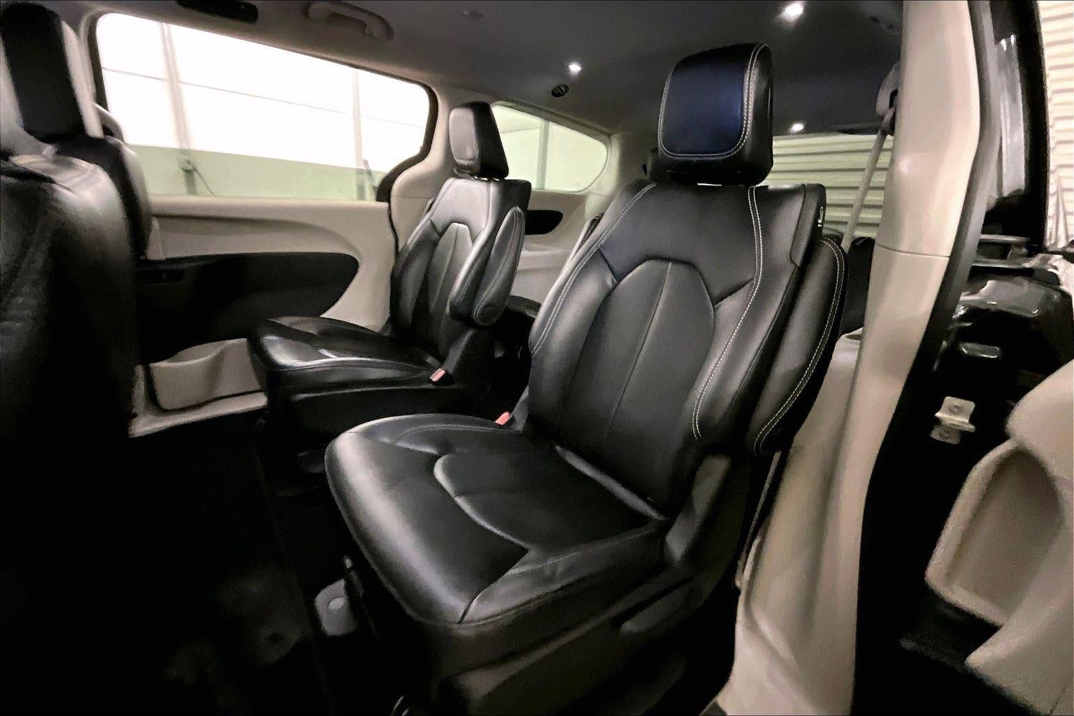 2023 Chrysler Pacifica Hybrid Touring L