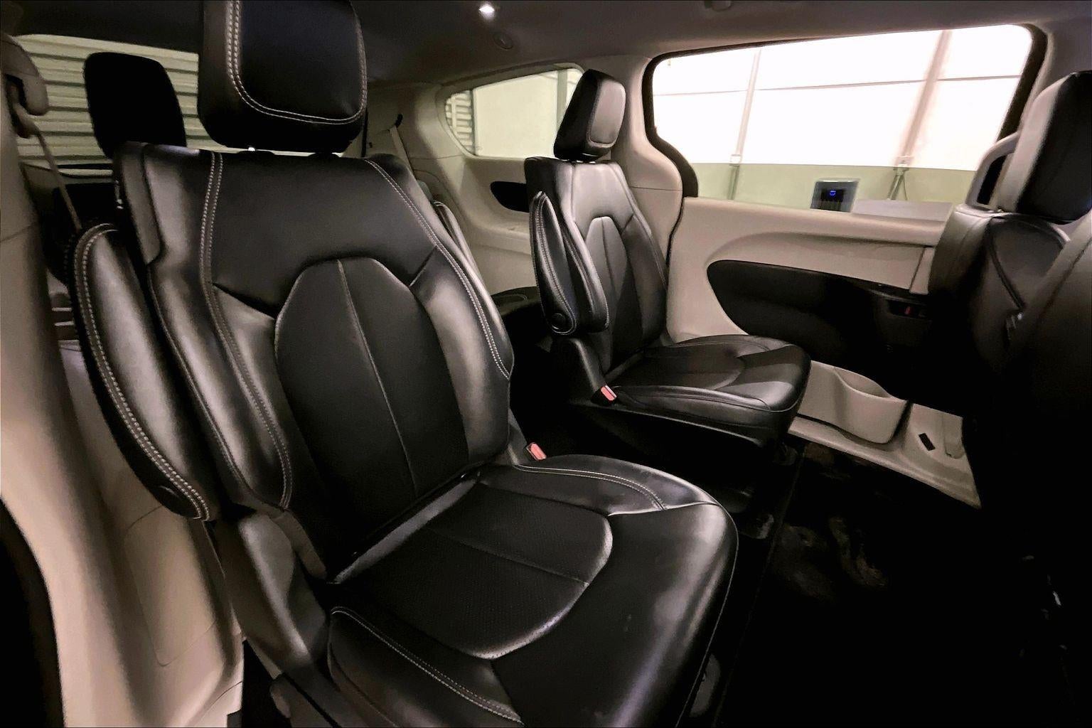 2023 Chrysler Pacifica Hybrid Touring L