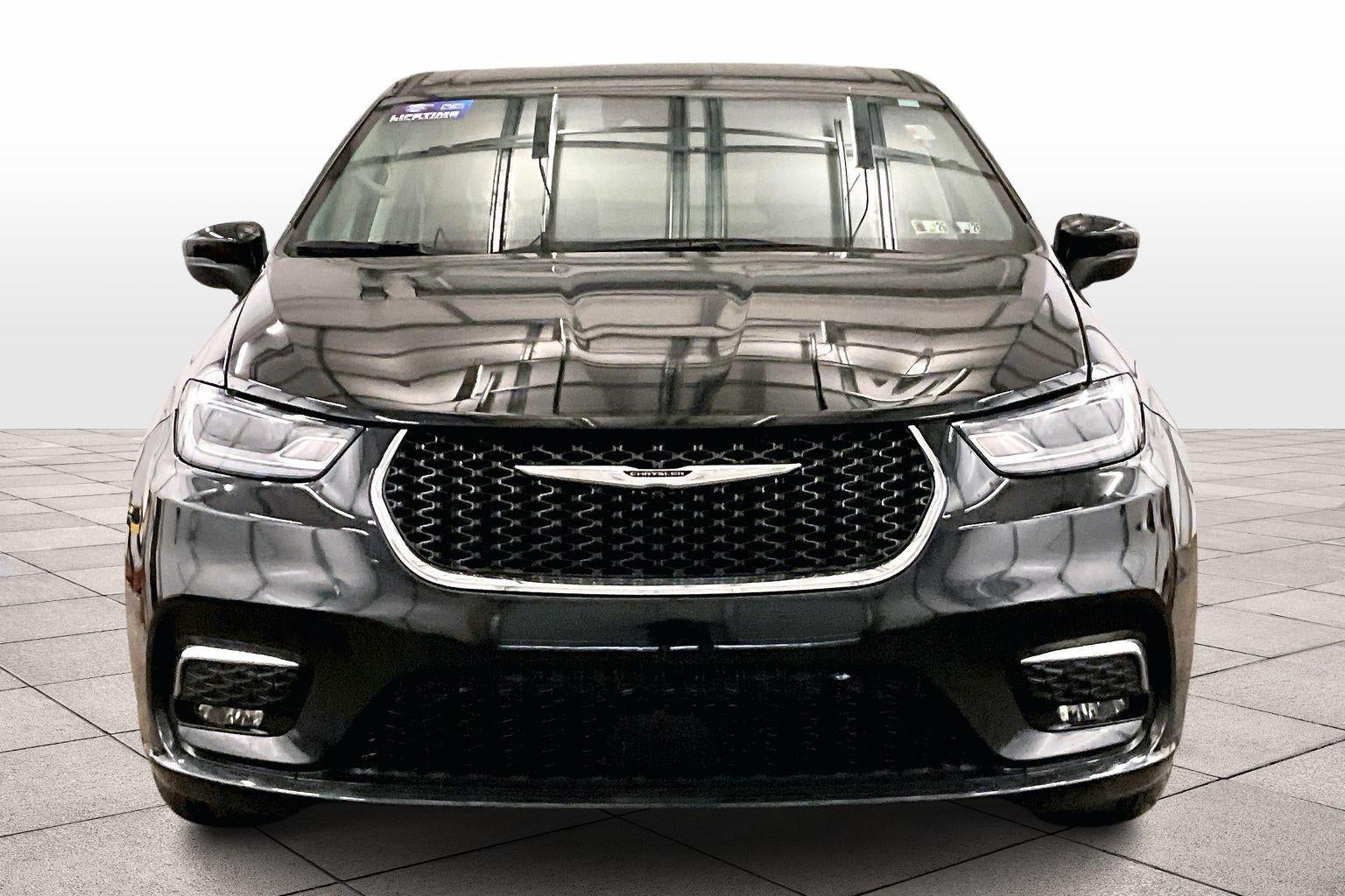 2023 Chrysler Pacifica Hybrid Touring L