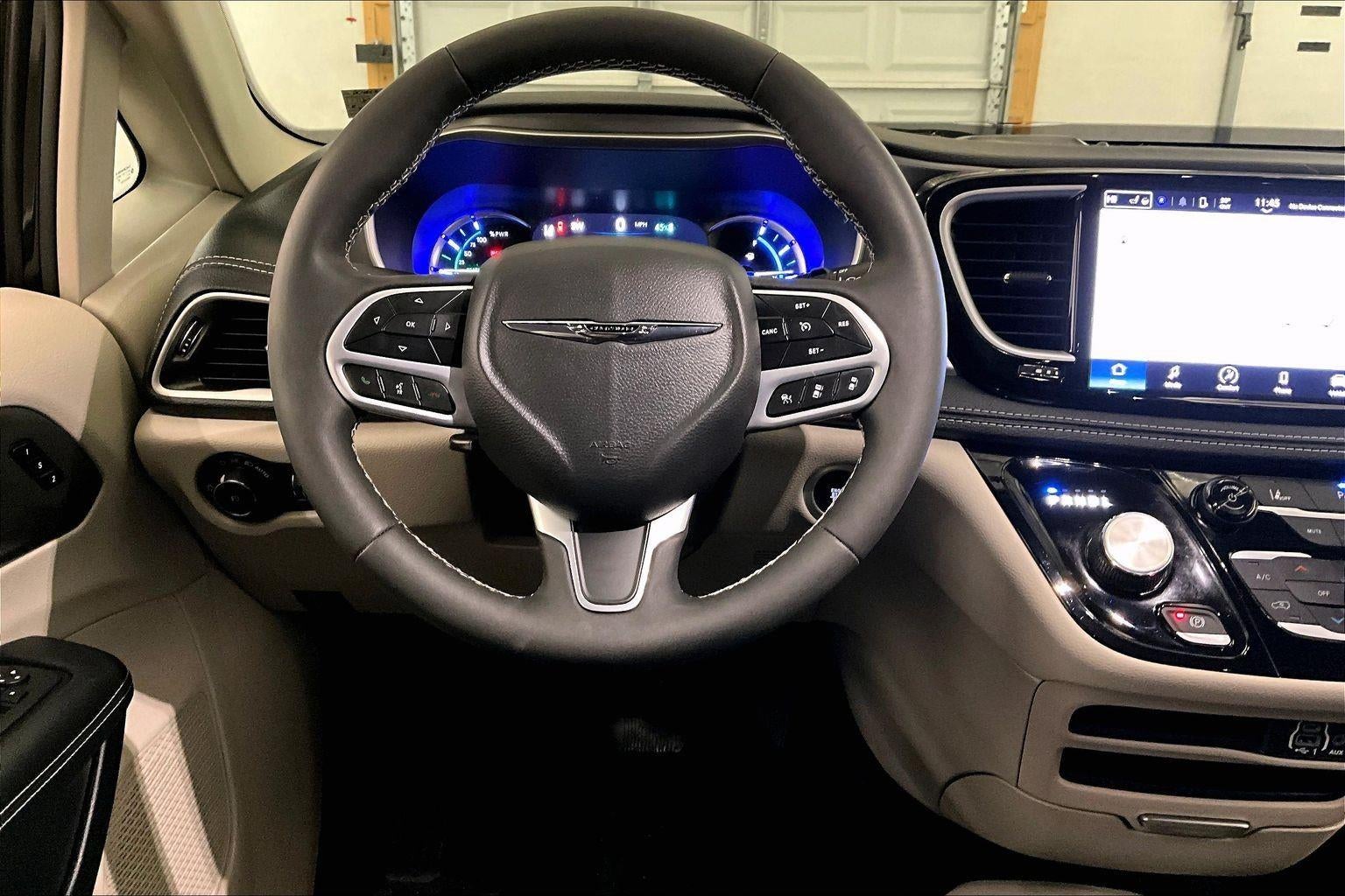 2023 Chrysler Pacifica Hybrid Touring L