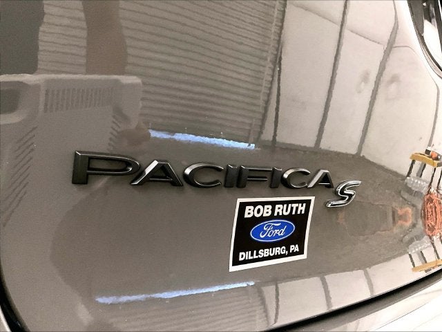 2022 Chrysler Pacifica Hybrid Touring L