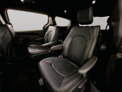 2022 Chrysler Pacifica Hybrid Touring L