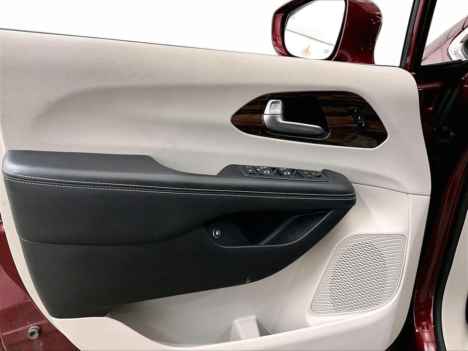 2021 Chrysler Pacifica Hybrid Limited