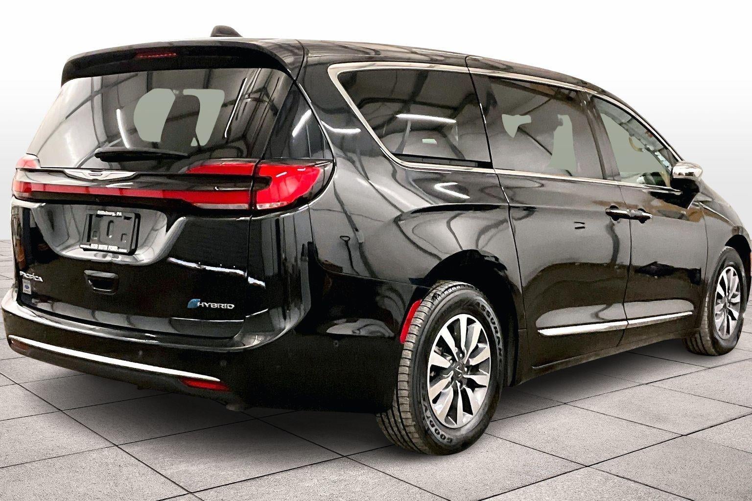2022 Chrysler Pacifica Hybrid Limited