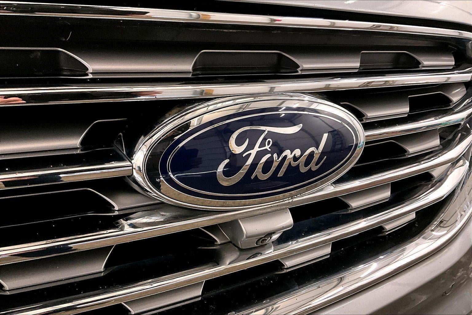 2020 Ford Edge Titanium