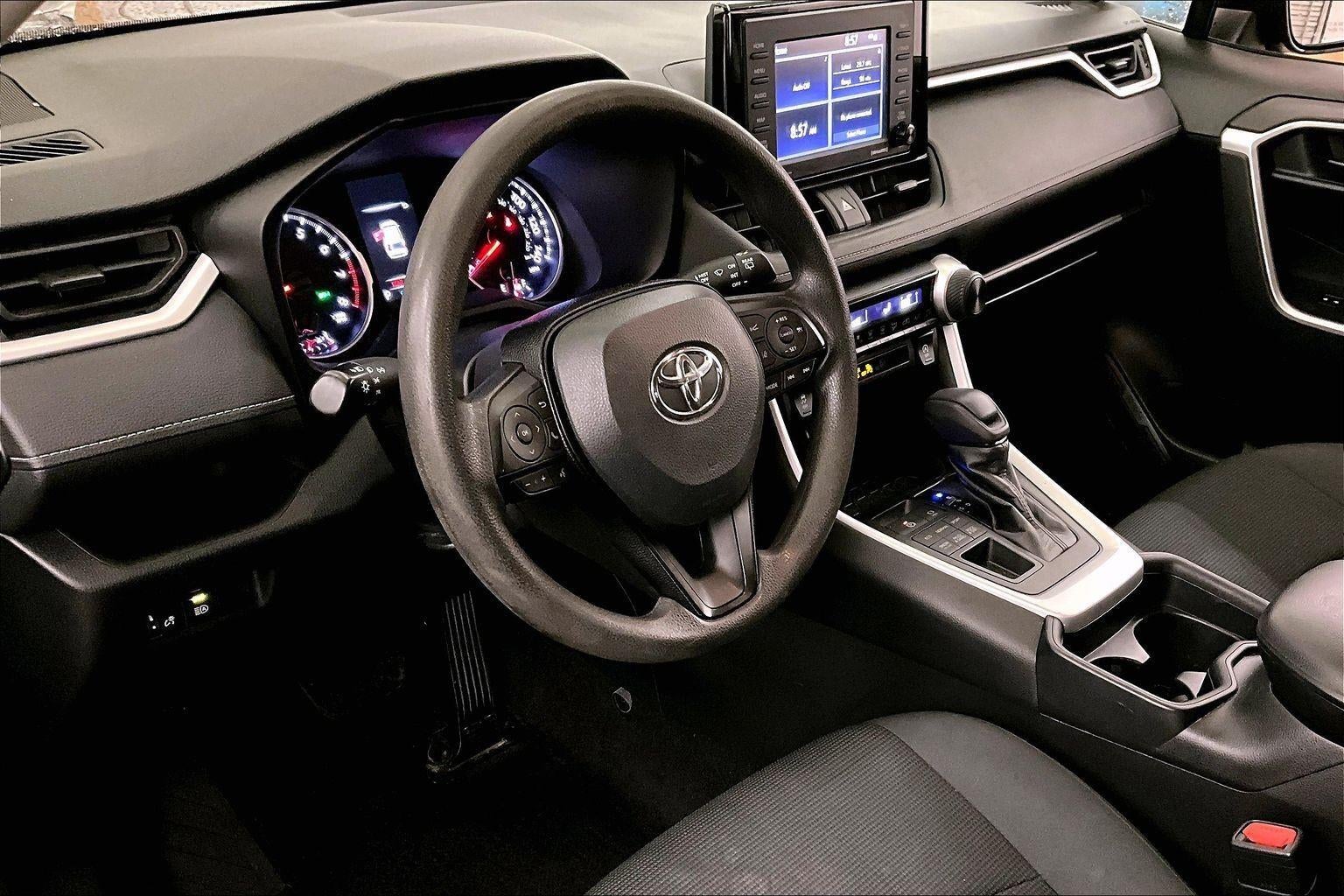 2020 Toyota RAV4 LE