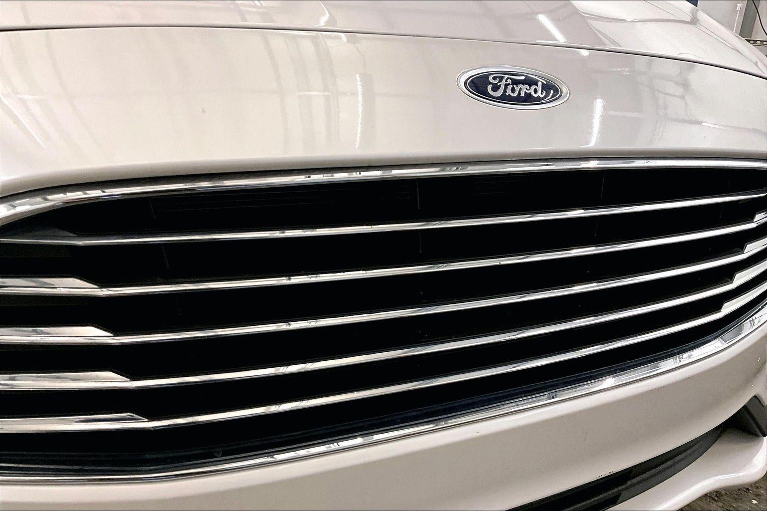 2020 Ford Fusion SE