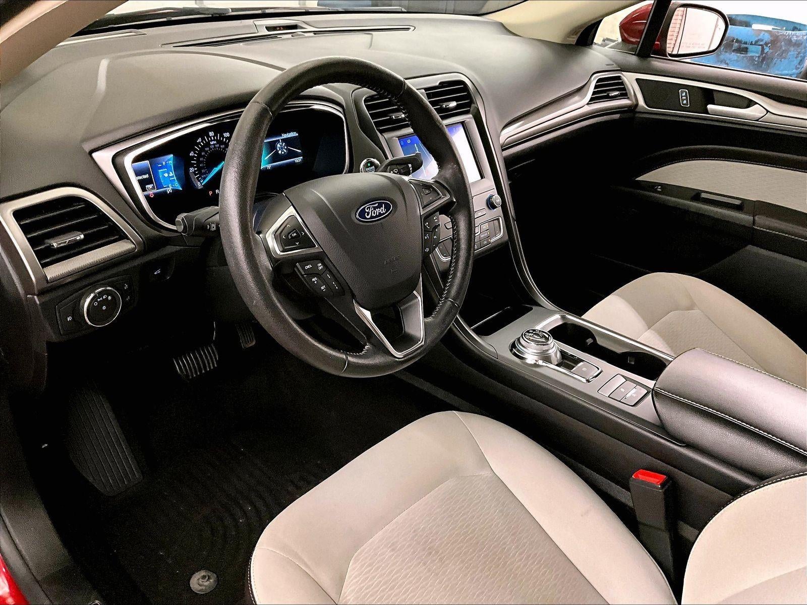 2020 Ford Fusion SE