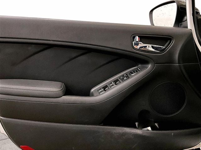 2017 Kia Forte5 SX
