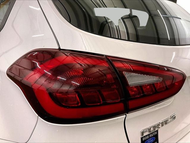 2017 Kia Forte5 SX
