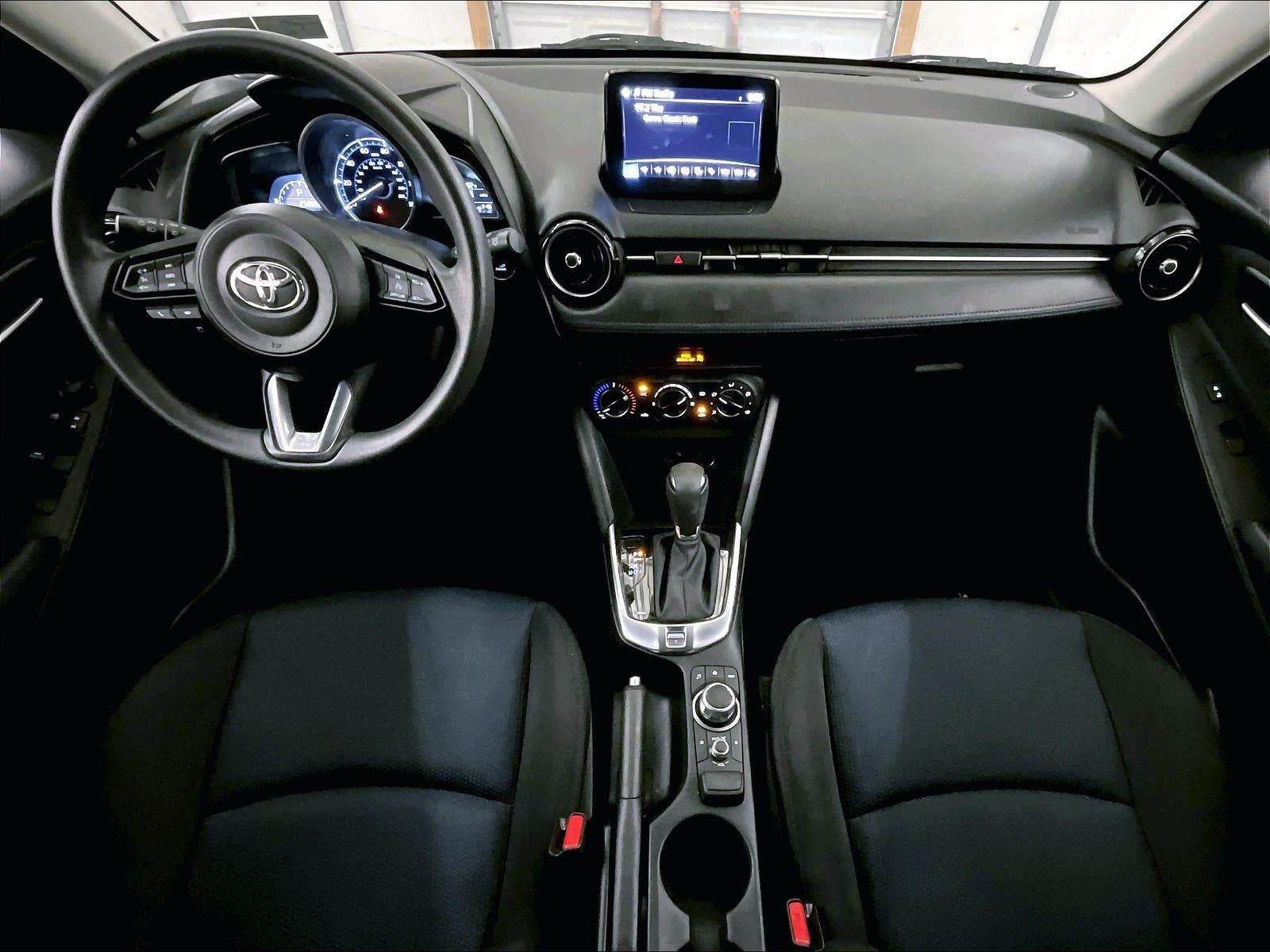 2020 Toyota Yaris Hatchback LE