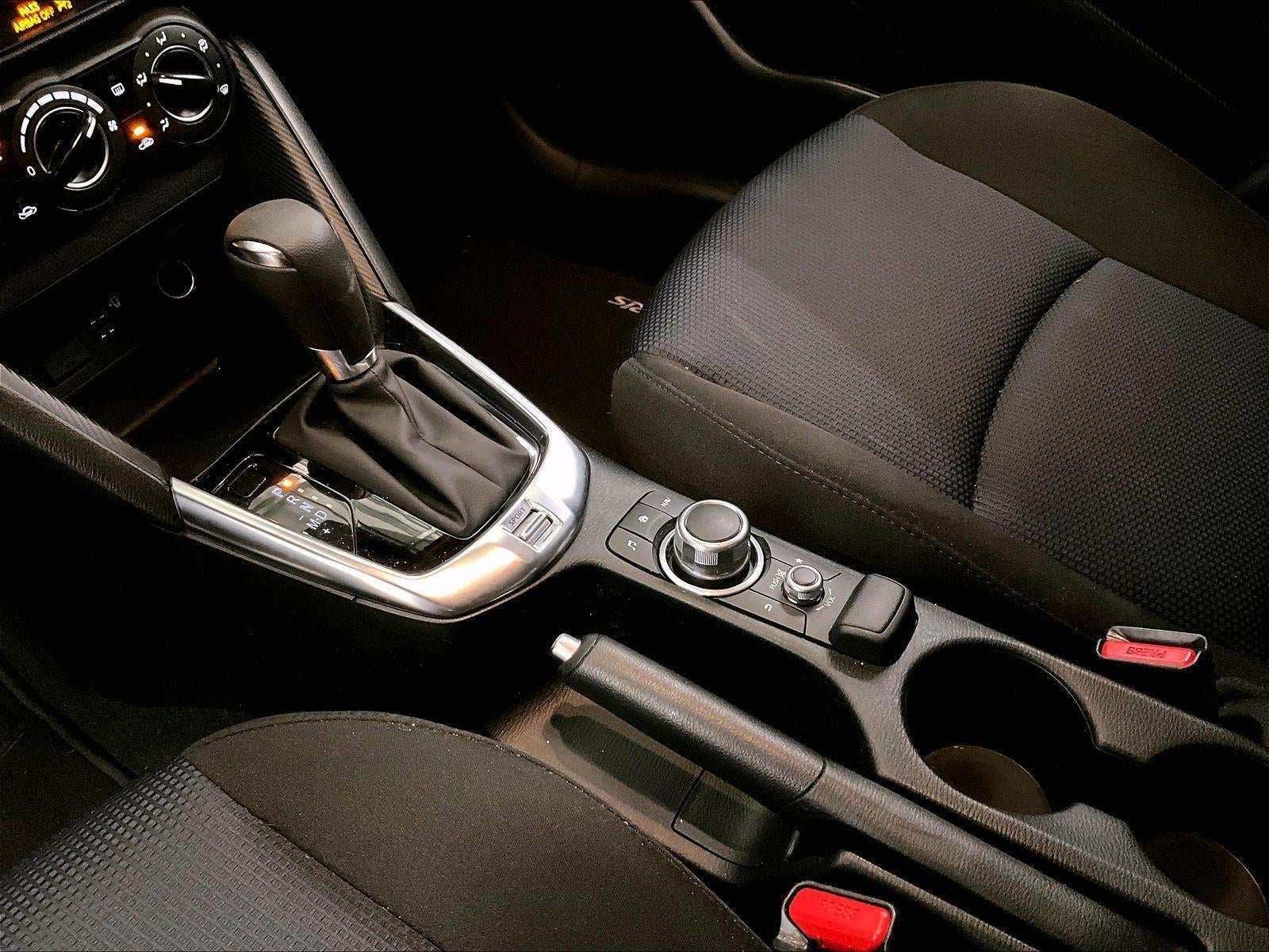 2020 Toyota Yaris Hatchback LE