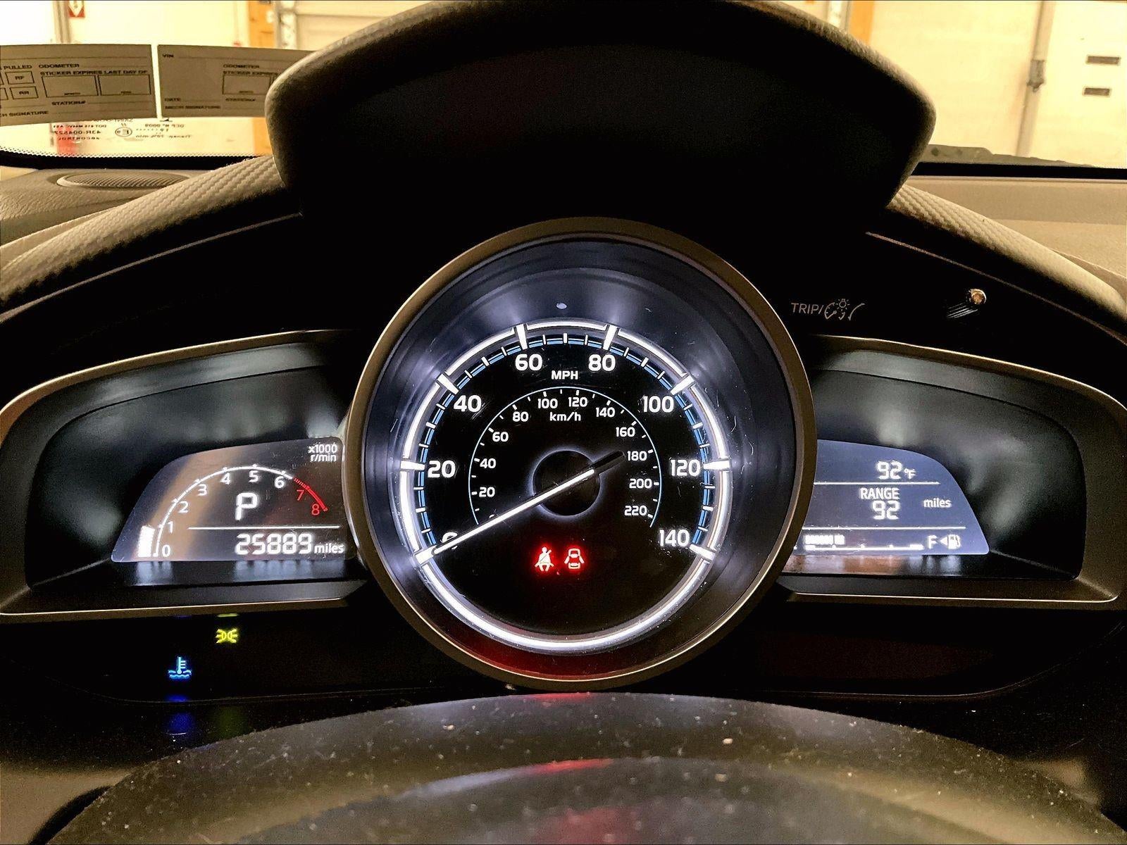 2020 Toyota Yaris Hatchback LE