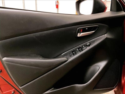 2020 Toyota Yaris Hatchback LE