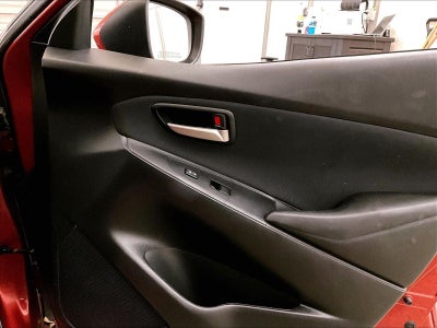 2020 Toyota Yaris Hatchback LE
