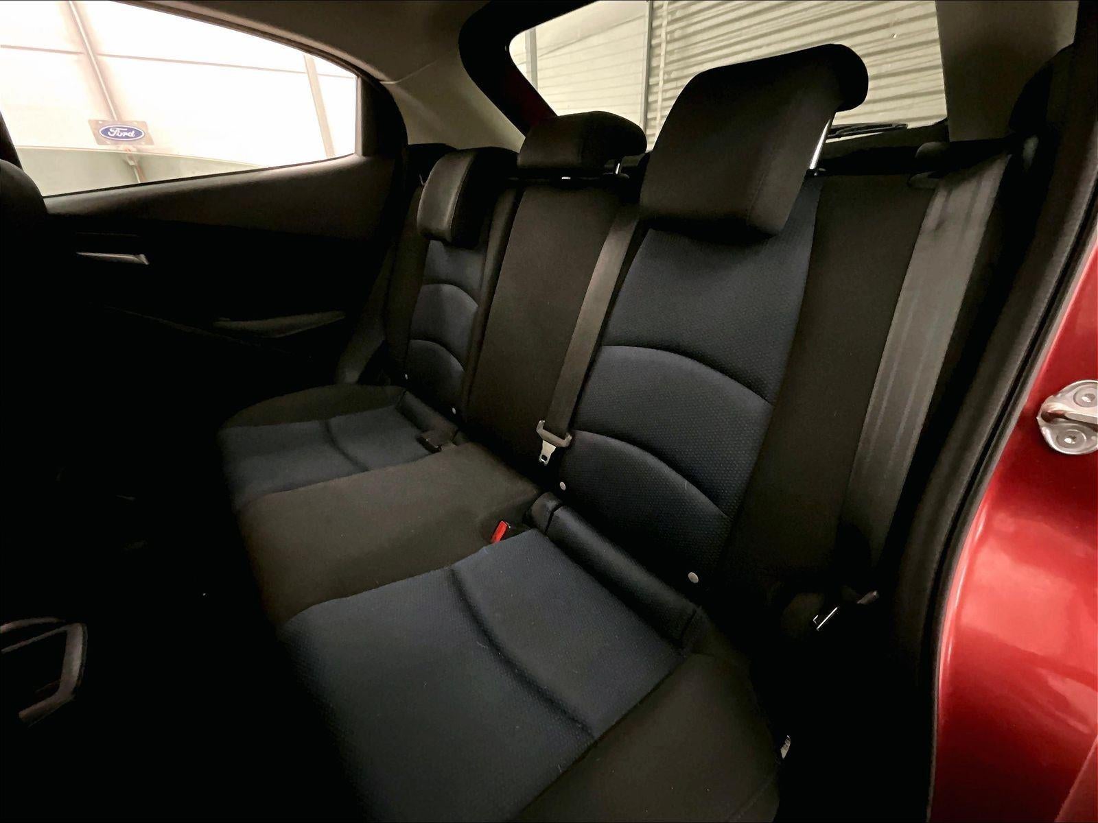 2020 Toyota Yaris Hatchback LE