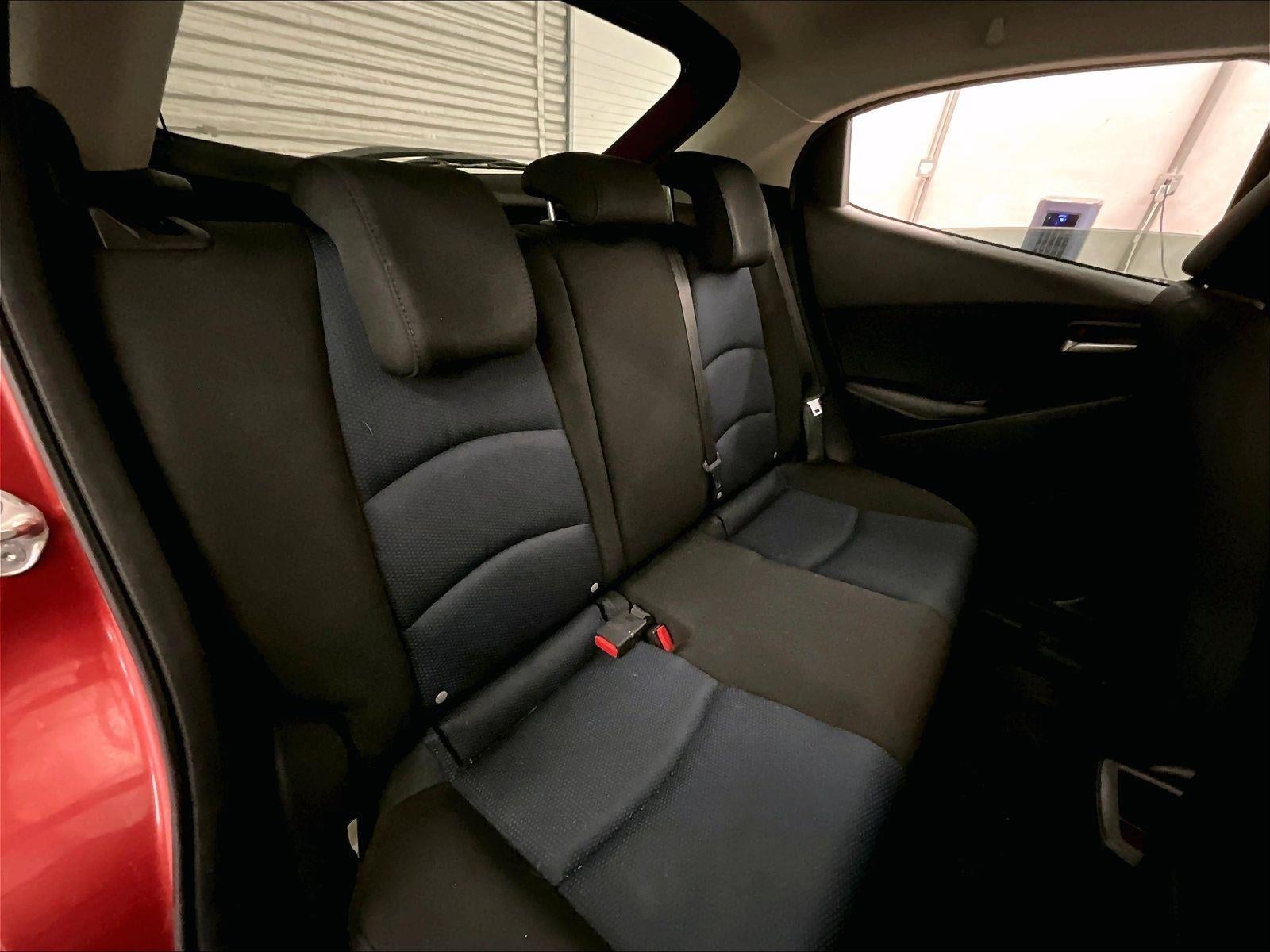 2020 Toyota Yaris Hatchback LE