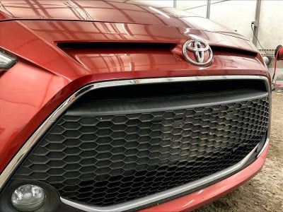 2020 Toyota Yaris Hatchback LE