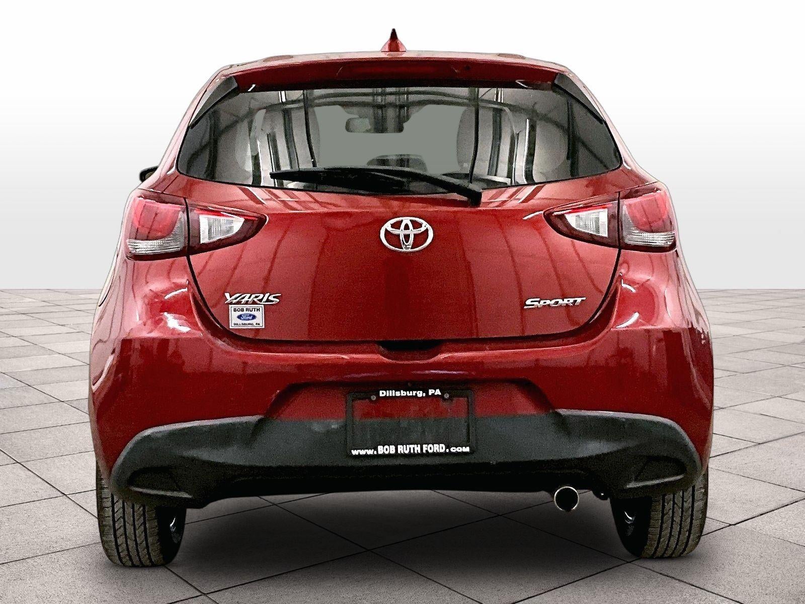 2020 Toyota Yaris Hatchback LE