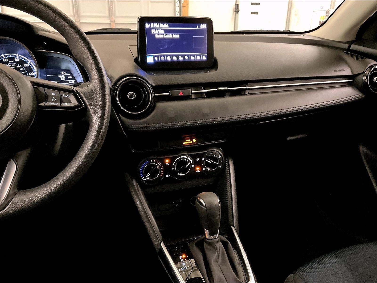 2020 Toyota Yaris Hatchback LE