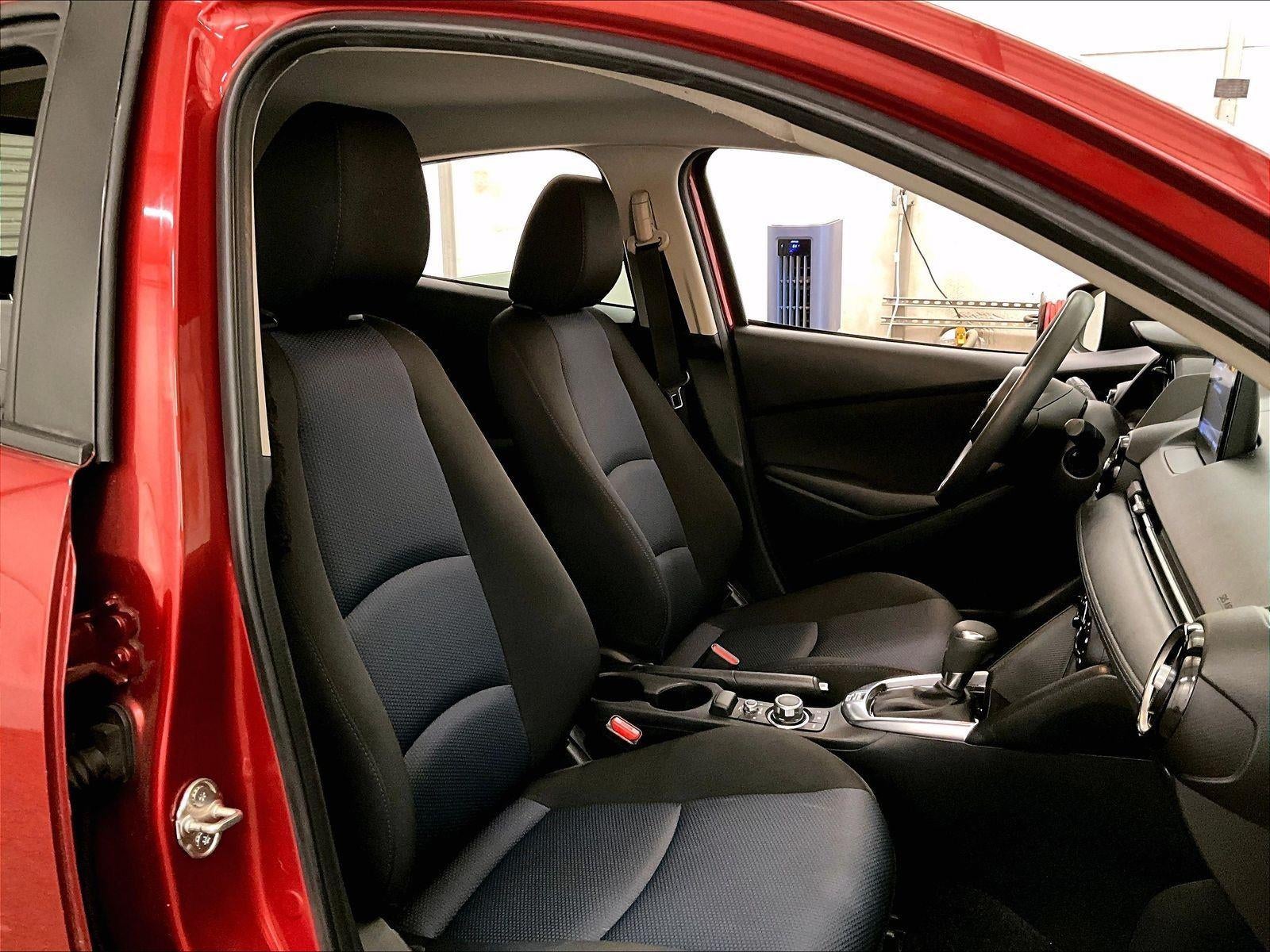 2020 Toyota Yaris Hatchback LE