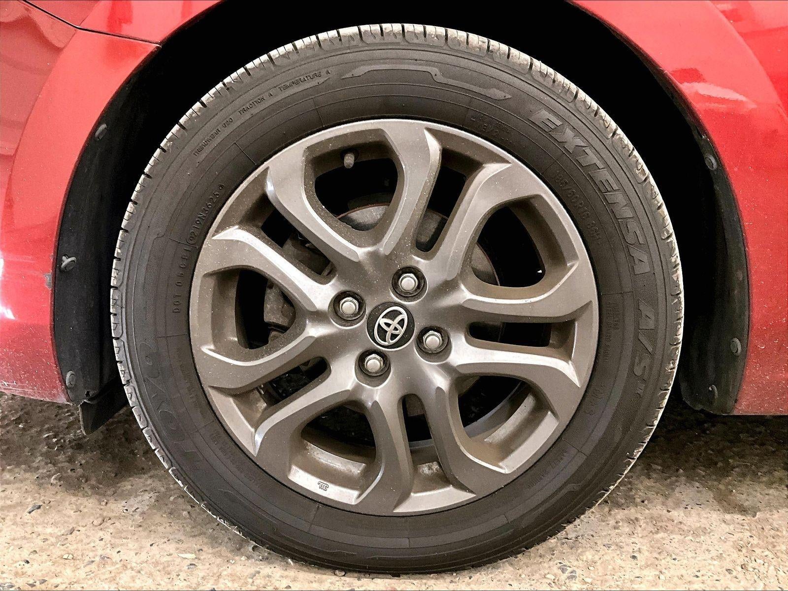 2020 Toyota Yaris Hatchback LE