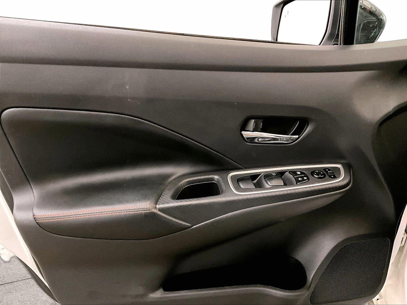 2023 Nissan Versa SR